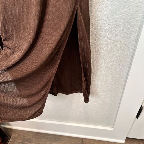 NWT Line and Dot Chocolate Brown Ribbed Slinky Button Front Maxi Shirt Dress L - Picture 2 of 7